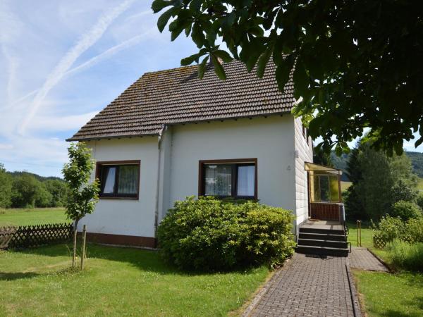 Cozy Holiday Home in Wallenborn with Garden