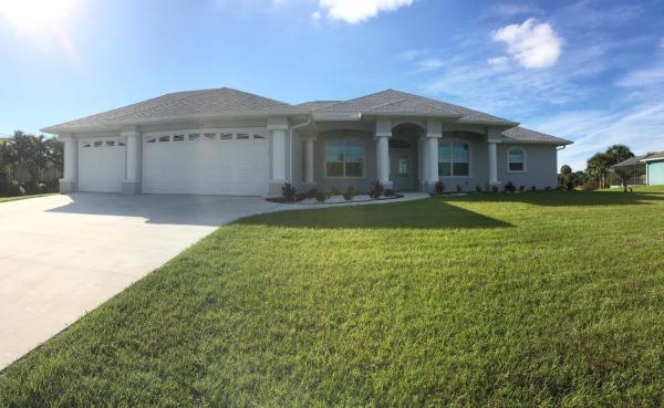 Florida Secret - Private Villa with heated pool - sleeps 8