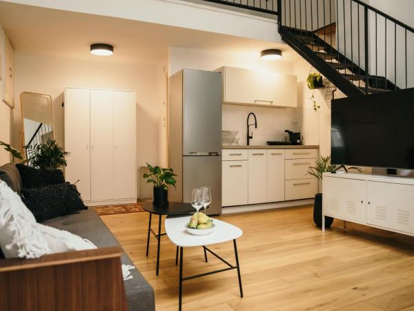 DeBlox living - Alhambra Apartments
