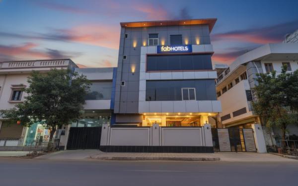 FabHotel Waypoint Inn