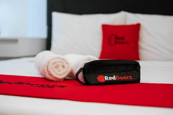 RedDoorz at Kresek, Забронировать Отель Galuga Banten