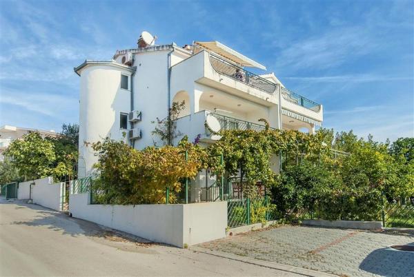 Apartment Heliodor