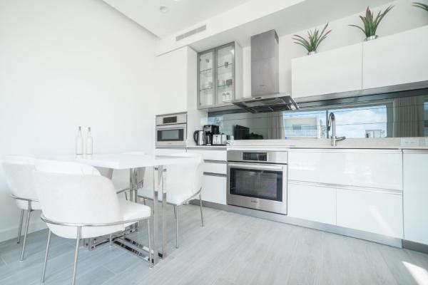 Luxury 1 bed apartment near Seven Mile Beach at The Grove - Villa Deluxe