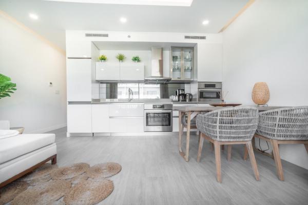 Luxury 1 bed apartment near Seven Mile Beach at The Grove - Villa Zen