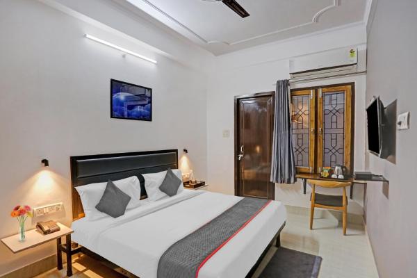 Oyo Townhouse 1082 Holidayy Inn