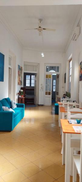 Hostel La Cumbre Tandil, Забронировать Отель «постель и завтрак» Недорогие отели Тандил, рядом с Independence Park, недорогие