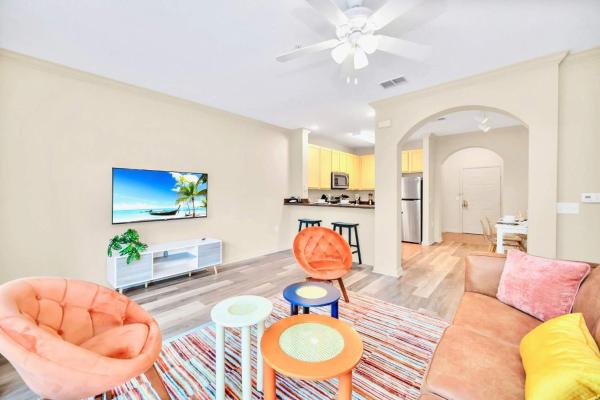 3BR Condo with Pool - Near Disney