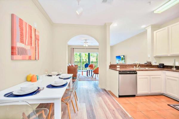 3BR Condo with Pool - Near Disney