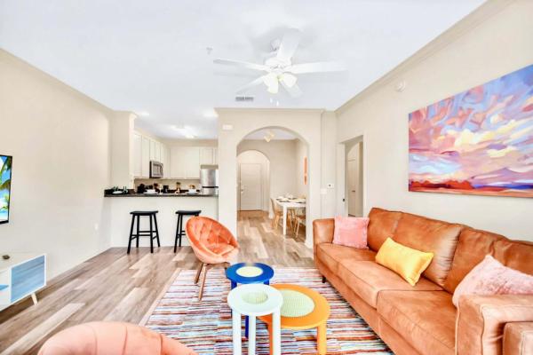 3BR Condo with Pool - Near Disney