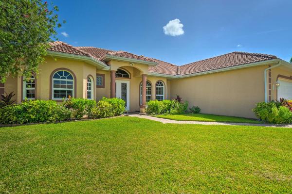 WFH and Relax by Pool Chic Cape Coral Villa