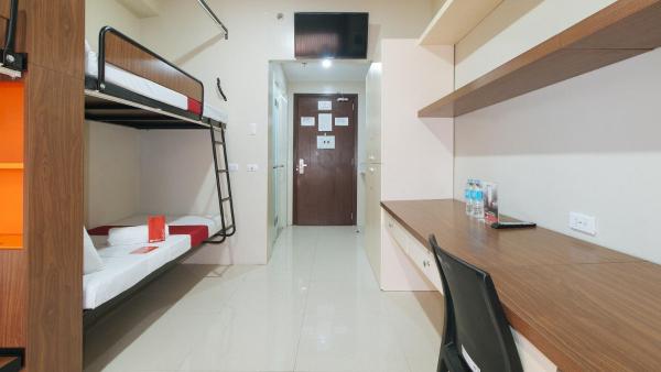 RedDoorz Plus near Nakpil St Taft Avenue, Забронировать Отель Манила Столичный регион