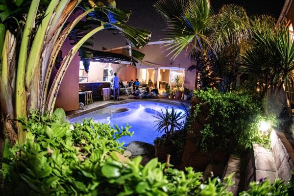 Surfhostel Cape Town, Забронировать Хостел Хостелы Cape Peninsula, Хостел