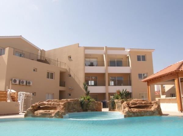 Kronos Holiday Apartments Паралимни