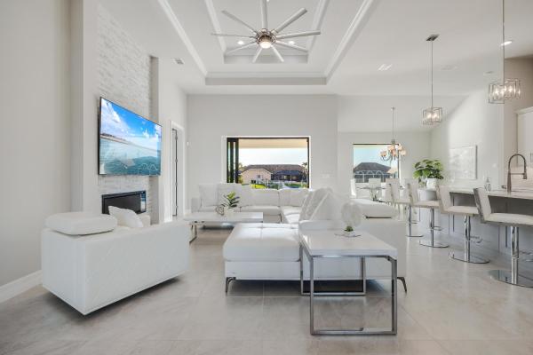 Heated Pool, Kayaks, Brand New Home, Sleeps 6 - Villa Luxuria Blanca, Забронировать Дом для отпуска Кейп-Корал Southwest Florida