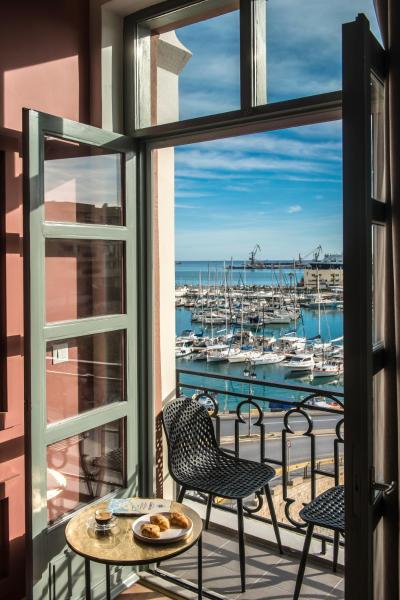 The Blossom Collection in Heraklion City Center, Sea View, Забронировать Апартаменты/квартира Отели Ираклион с парковкой, рядом с Loggia, Парковка