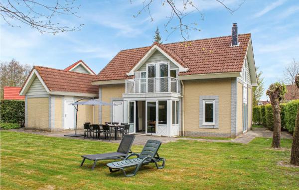 Stunning Home in Kamperland With 4 Bedrooms, Sauna and Wifi
