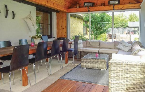 4 Bedroom Lovely Home In Höganäs, Забронировать Дом для отпуска Виллы Хёганес, Вилла