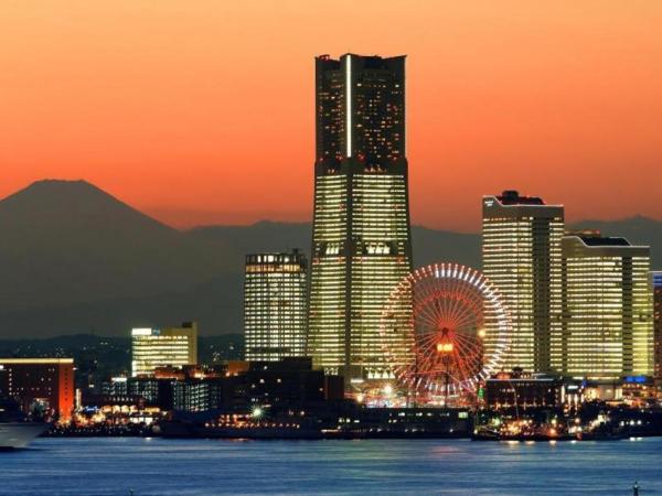 Отель Yokohama Royal Park