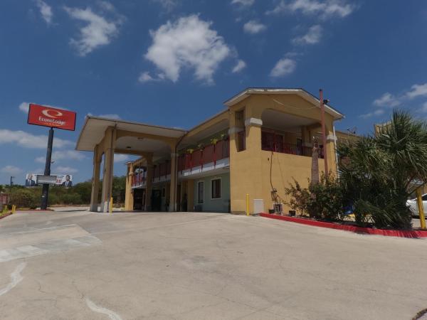 Econo Lodge Inn & Suites Downtown Northeast