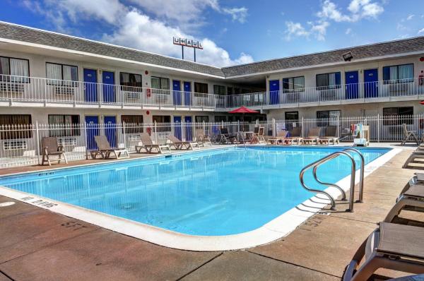 Motel 6-Slidell, LA - New Orleans
