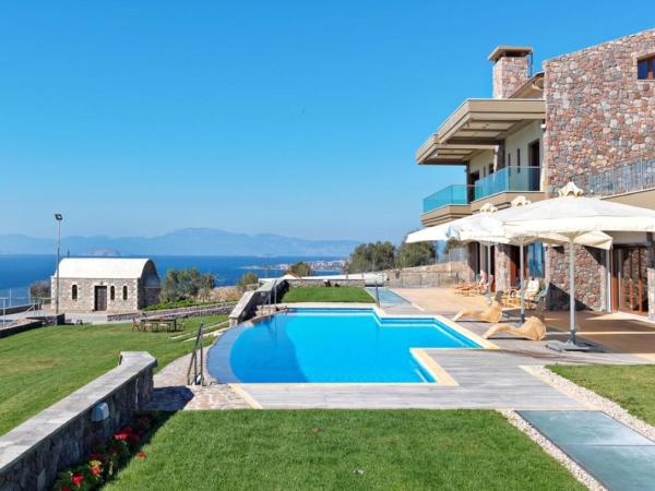 Armonia Luxury Villa, Забронировать Вилла Отели Саронические островов с бассейном, Бассейн