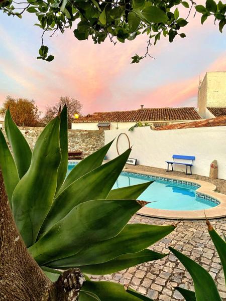 Casa do Torreão, Забронировать Отель «постель и завтрак» Отели Via Algarviana с парковкой, Парковка