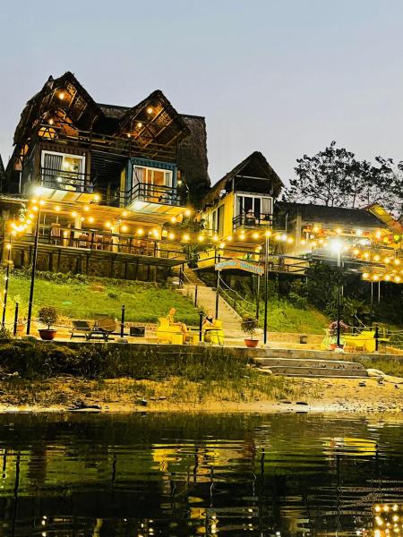 Phong Nha Memory Homestay, Забронировать Проживание в семье Отели Фонгня с бассейном, Бассейн