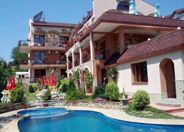 Perla Family Hotel