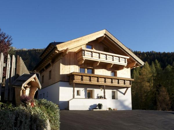 Cozy Apartment In Fendels Near Ski Area