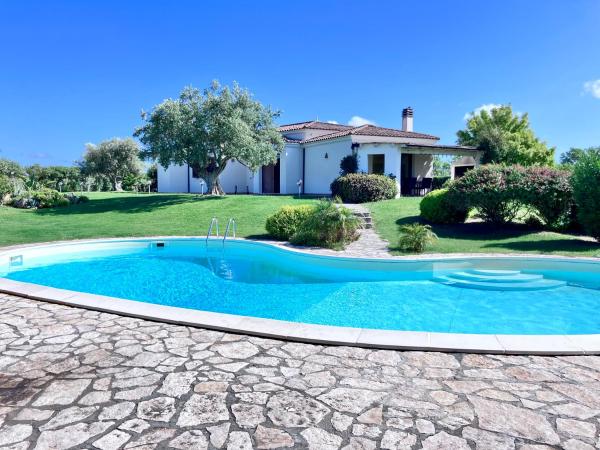 Countryside Villa With Private Pool and sea View