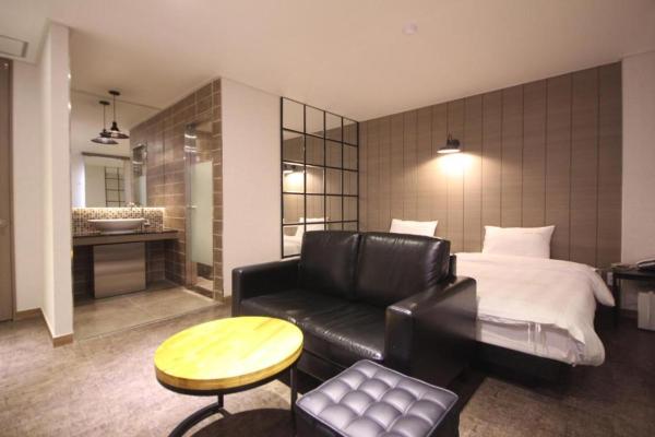 Paradise Hotel, Забронировать Отель Кунсан Чолла-Пукто