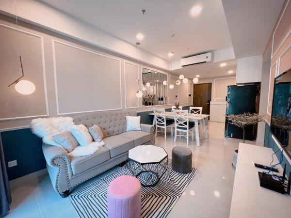 Yu Stay Lux and Cozy 2Bedrs in Soho Residence near Bui Vien walking street, Забронировать Апартаменты/квартира Отели Хошимина с парковкой, Парковка