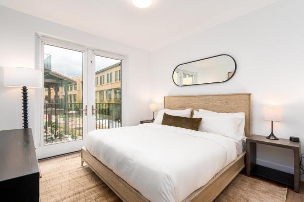 Mint House Menlo Park by Kasa