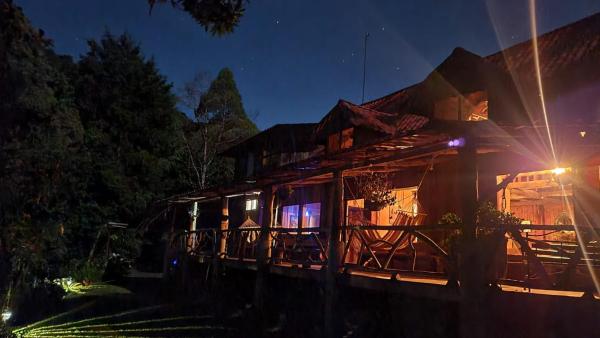 Reserva y Estancia Robles Mimosos Lodge, Забронировать Отель «постель и завтрак» Картаго Коста-Рика