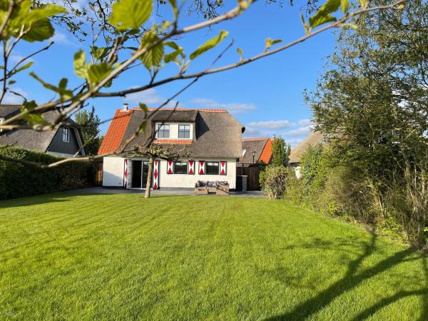 Villa Lighthouse, Забронировать Вилла Отели Kop van Noord-Holland с парковкой, Парковка