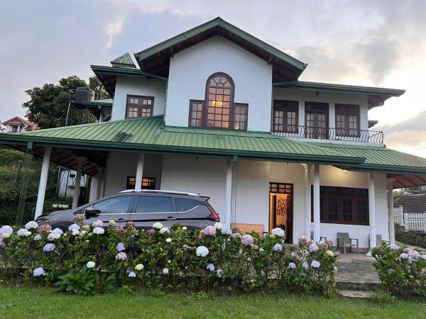 Lakeside Garden Bungalow 湖畔花园山居, Забронировать Отель Отели Нувара-Элия 3 звезды, рядом с Озеро Грегори, 3*