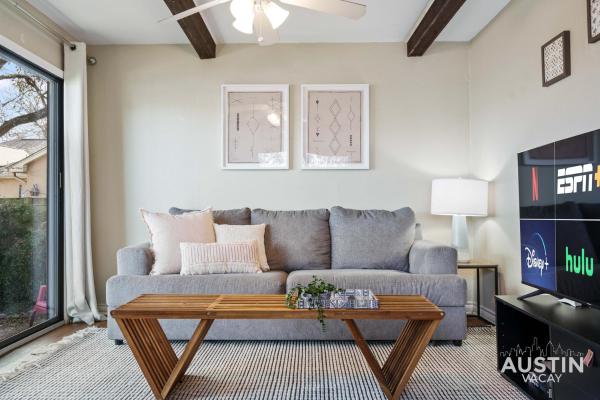 Walk to Zilker Patio w a View Elevated Balcony, Забронировать Дом для отпуска Остин Greater Austin
