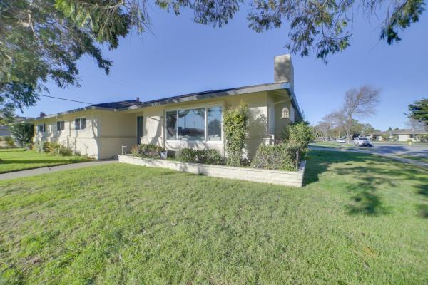 Quiet Salinas Vacation Rental 10 Mi to Beach