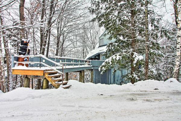 Walk to Ski Trails Ludlow Home on Okemo Mountain!