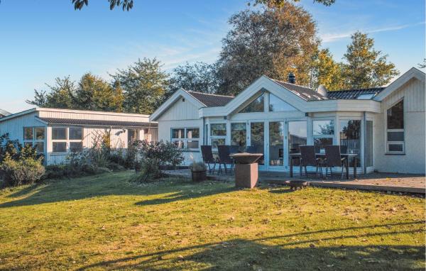 Nice Home In Kirke Hyllinge, Забронировать Дом для отпуска Кирке-Хиллинге Остров Зеландия