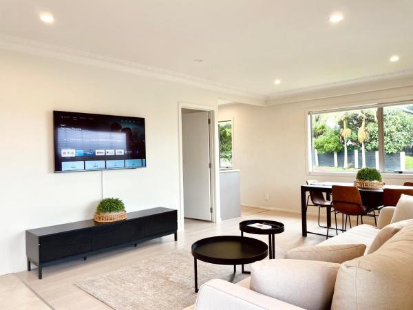 Entire 3 bedroom house! BEST LOCATION!!