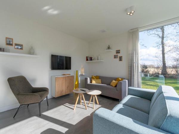 Bungalow near Dutch Beach and Bulb Fields