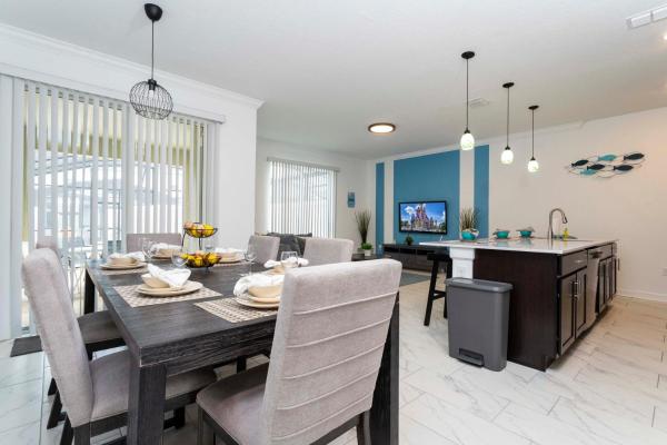 Adorable new Townhouse Near Disney