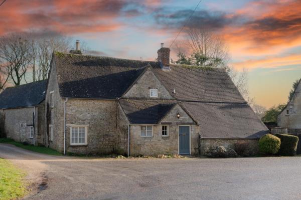 Woodmancote Manor Cottage, Забронировать Дом для отпуска Сайренсестер Котсуолд