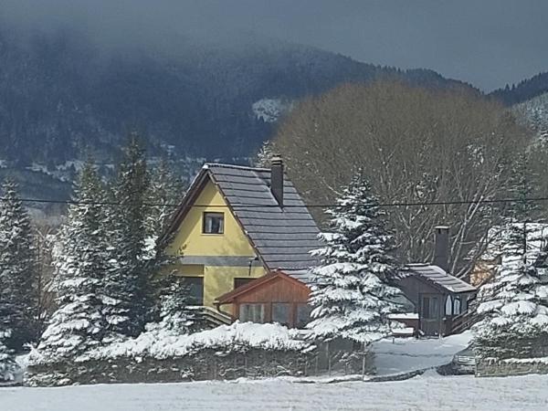 Kuća za odmor VITICA s vanjskim kaminom, Забронировать Шале Отели Купрес с парковкой, Парковка