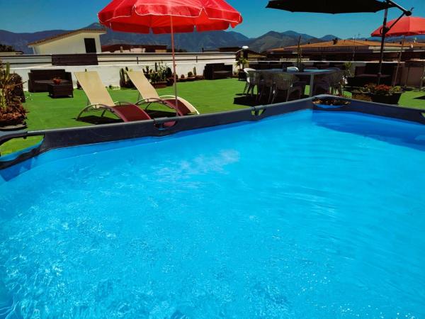 Palazzo Di Donna panoramic terraces and private parking strategic to Amalfi Coast, Pompei, Napoli, Забронировать Дом для отпуска Коттеджи Сант'Эджидио дель Монте-Альбино, Коттедж