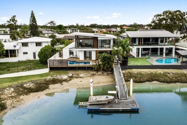 7 bedroom home on Mooloolaba canal