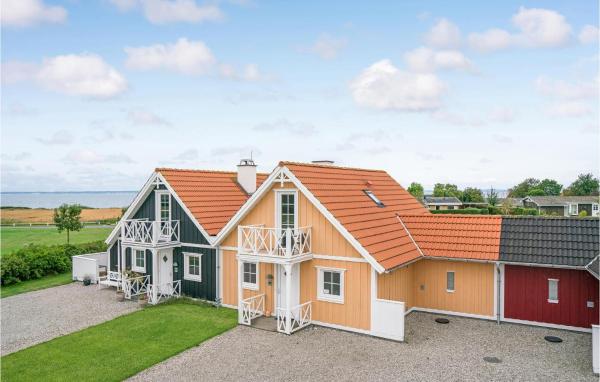 Gorgeous Home In Brenderup Fyn, Забронировать Дом для отпуска Бро Funen