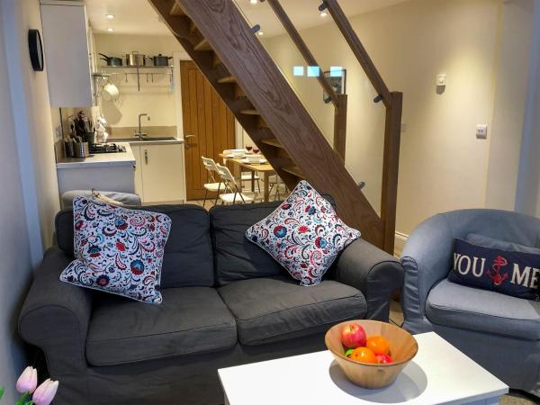 St Marys Road - Cottage, Забронировать Дом для отпуска Отели Острова Уайт с парковкой, Парковка