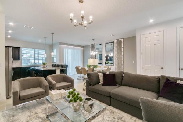 4 Bedrooms 4 Bathrooms Solara 8964 Ad